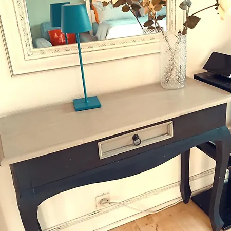 Apartment Bright & Calm Grand -la Paris- Near Metro Paris